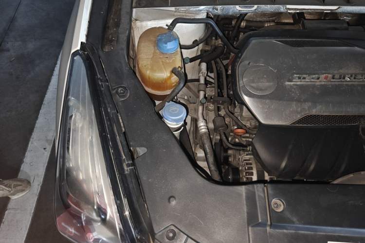 Used GAC Trumpchi GS7 2017 320T Two-Wheel-Drive Luxury Smart Connectivity Model Engine Bay Right