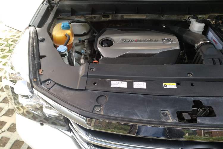 Used GAC Trumpchi GS7 2017 320T Two-Wheel-Drive Luxury Smart Connectivity Model Engine Bay Right