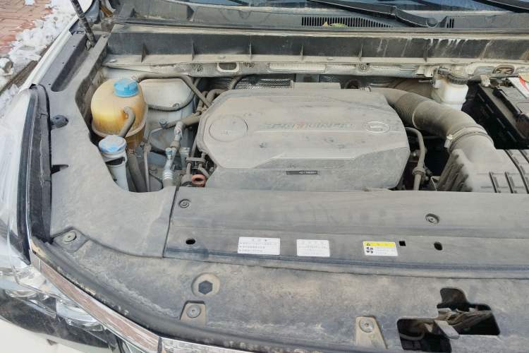 Used GAC Trumpchi GS7 2017 320T Two-Wheel-Drive Luxury Smart Connectivity Model Engine Bay Right