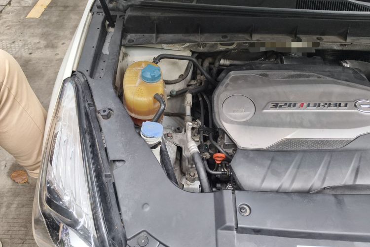 Used GAC Trumpchi GS7 2017 320T Two-Wheel-Drive Luxury Smart Connectivity Model Engine Bay Right
