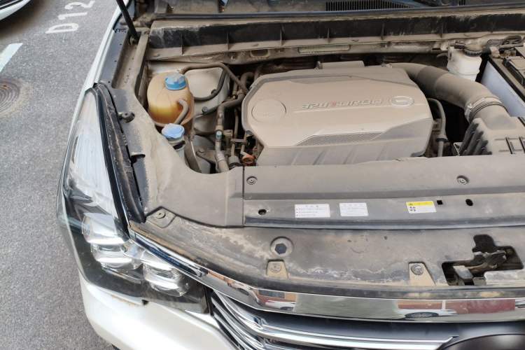 Used GAC Trumpchi GS7 2017 320T Two-Wheel-Drive Luxury Smart Connectivity Model Engine Bay Right