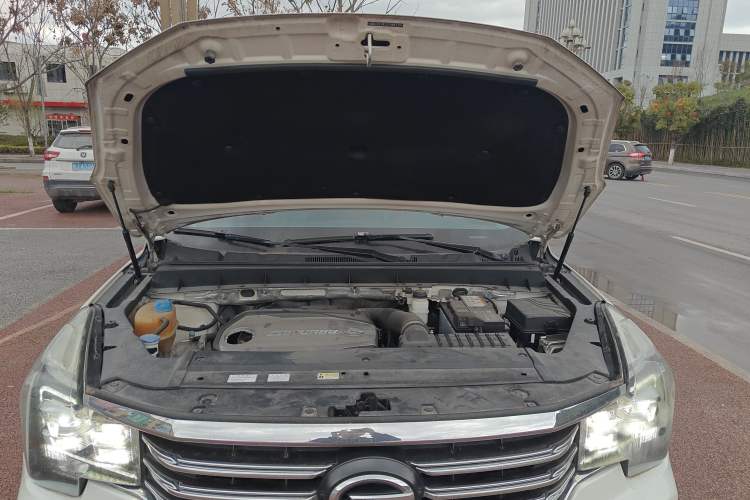 Used GAC Trumpchi GS7 2017 320T Two-Wheel-Drive Luxury Smart Connectivity Model Engine Bay