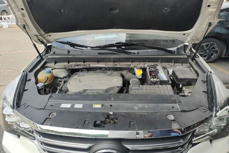 Used GAC Trumpchi GS7 2017 320T Two-Wheel-Drive Luxury Smart Connectivity Model Engine Bay