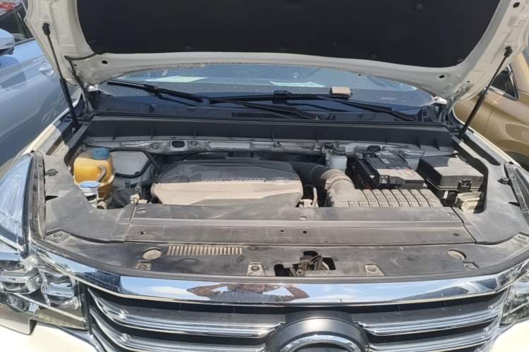 Used GAC Trumpchi GS7 2017 320T Two-Wheel-Drive Luxury Smart Connectivity Model Engine Bay