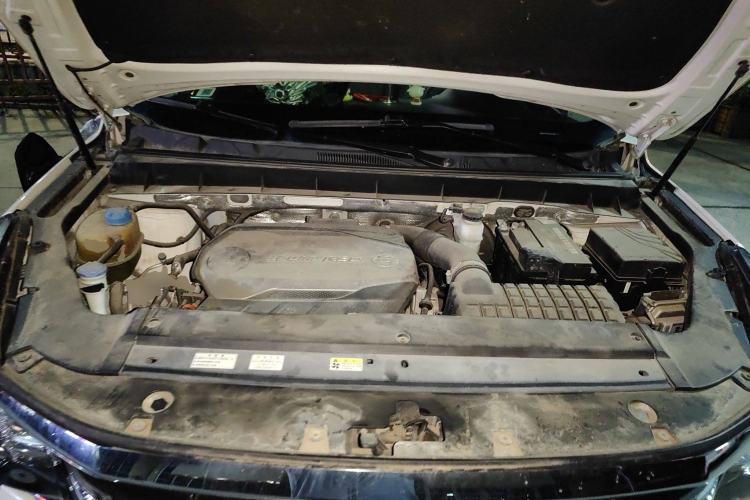 Used GAC Trumpchi GS7 2017 320T Two-Wheel-Drive Luxury Smart Connectivity Model Engine Bay