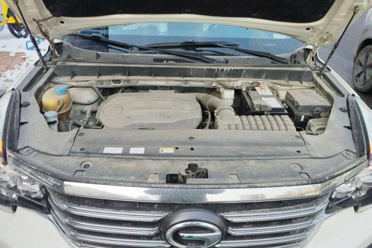 Used GAC Trumpchi GS7 2017 320T Two-Wheel-Drive Luxury Smart Connectivity Model Engine Bay