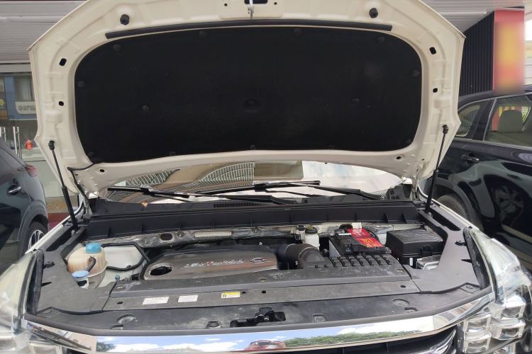 Used GAC Trumpchi GS7 2017 320T Two-Wheel-Drive Luxury Smart Connectivity Model Engine Bay