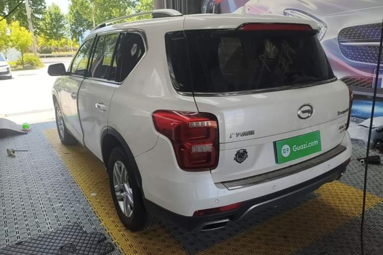 Used GAC Trumpchi GS7 2017 280T Two-Wheel Drive Luxury Model Exterior 2