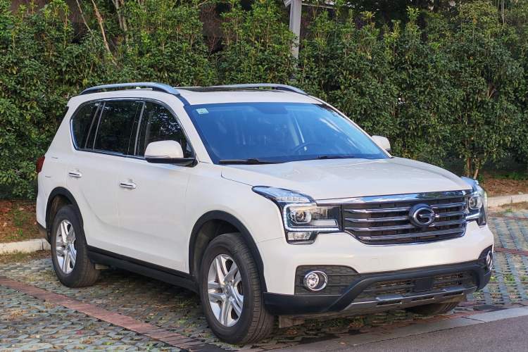 Used GAC Trumpchi GS7 2017 280T Two-Wheel Drive Luxury Model Exterior 2