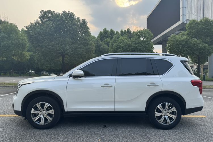 Used GAC Trumpchi GS7 2017 320T Two-Wheel-Drive Luxury Smart Connectivity Model Exterior 2