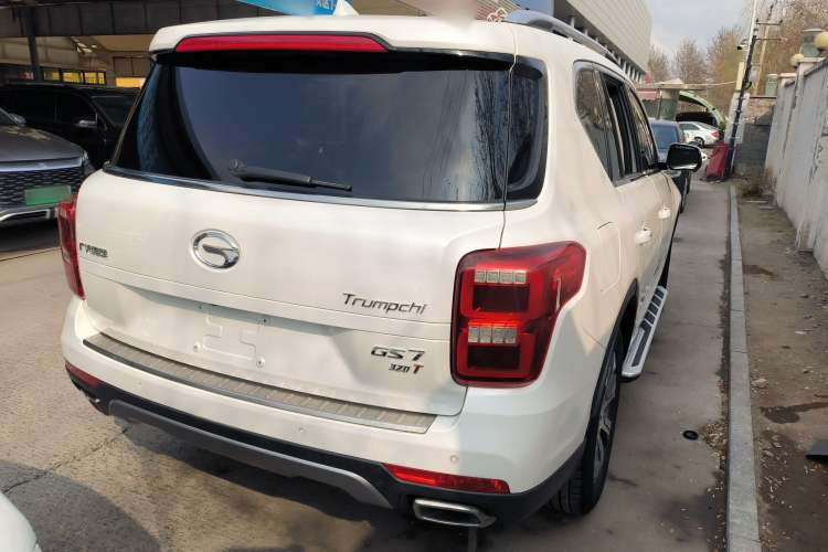 Used GAC Trumpchi GS7 2017 320T Two-Wheel-Drive Luxury Smart Connectivity Model Exterior 3