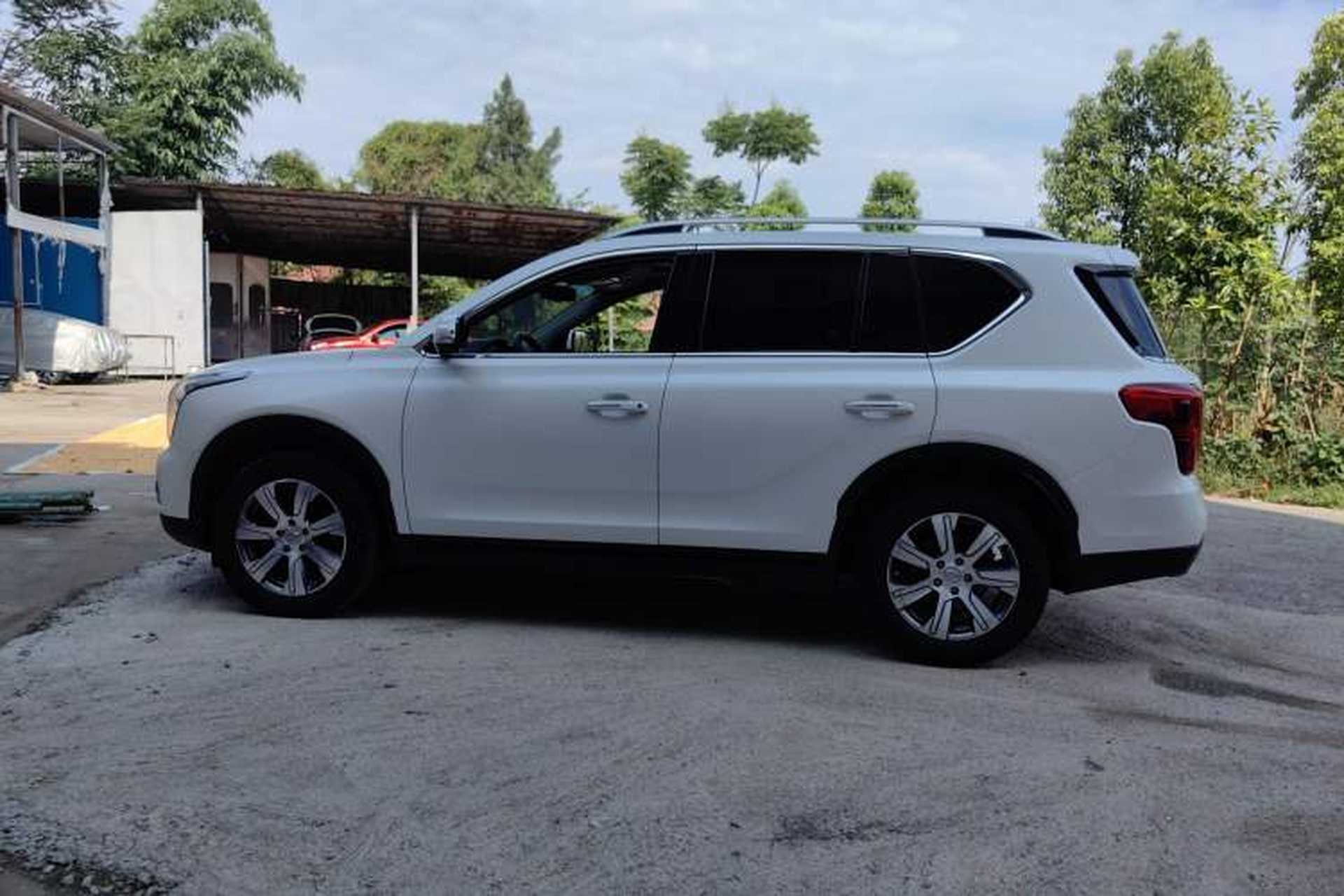 Used GAC Trumpchi GS7 2017 320T Two-Wheel-Drive Luxury Smart Connectivity Model Exterior 3
