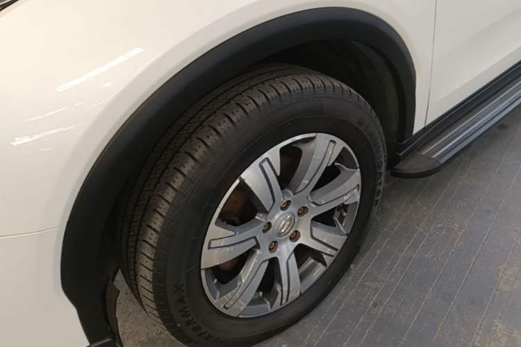 Used GAC Trumpchi GS7 2017 320T Two-Wheel-Drive Luxury Smart Connectivity Model Exterior 4