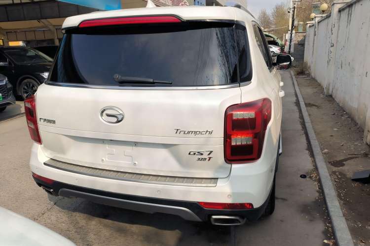 Used GAC Trumpchi GS7 2017 320T Two-Wheel-Drive Luxury Smart Connectivity Model Exterior 4