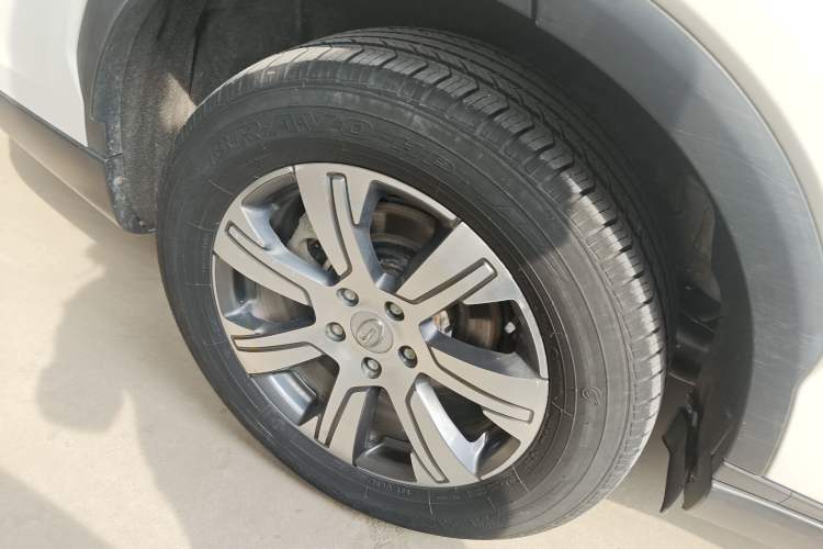 Used GAC Trumpchi GS7 2017 320T Two-Wheel-Drive Luxury Model Exterior 5