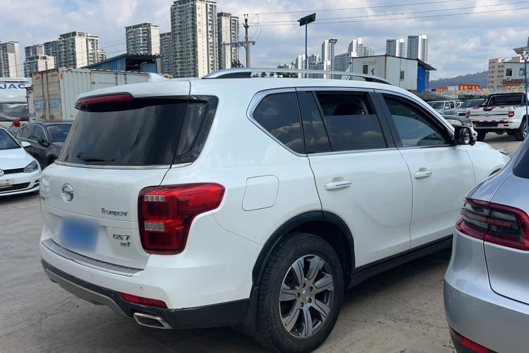 Used GAC Trumpchi GS7 2017 320T Two-Wheel-Drive Luxury Smart Connectivity Model Exterior 5