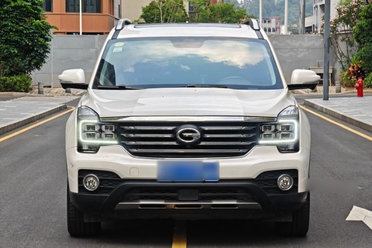 Used GAC Trumpchi GS7 2017 320T Two-Wheel-Drive Luxury Smart Connectivity Model Exterior 5