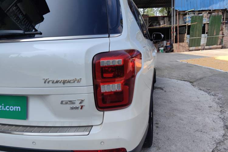 Used GAC Trumpchi GS7 2017 320T Two-Wheel-Drive Luxury Smart Connectivity Model Exterior 6