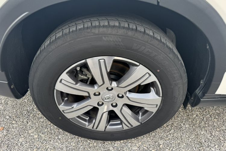 Used GAC Trumpchi GS7 2017 320T Two-Wheel-Drive Luxury Smart Connectivity Model Exterior 9