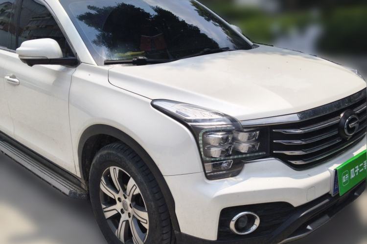Used GAC Trumpchi GS7 2017 320T Two-Wheel-Drive Luxury Smart Connectivity Model Front Right 45 Deg