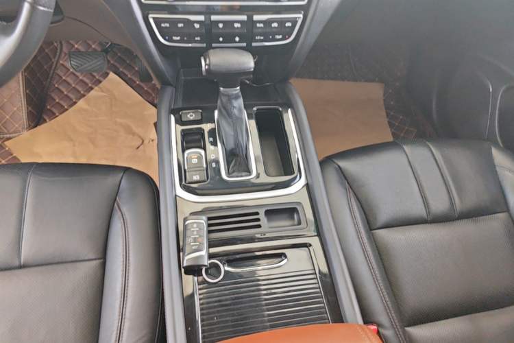 Used GAC Trumpchi GS7 2017 320T Two-Wheel-Drive Luxury Model Gear Lever