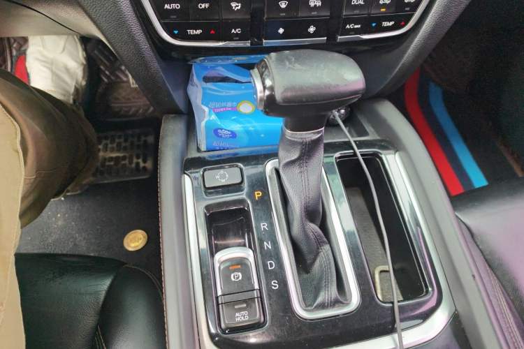 Used GAC Trumpchi GS7 2017 320T Two-Wheel-Drive Luxury Model Gear Lever