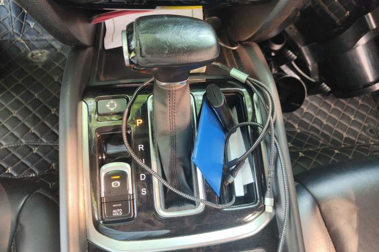 Used GAC Trumpchi GS7 2017 280T Two-Wheel Drive Luxury Model Gear Lever