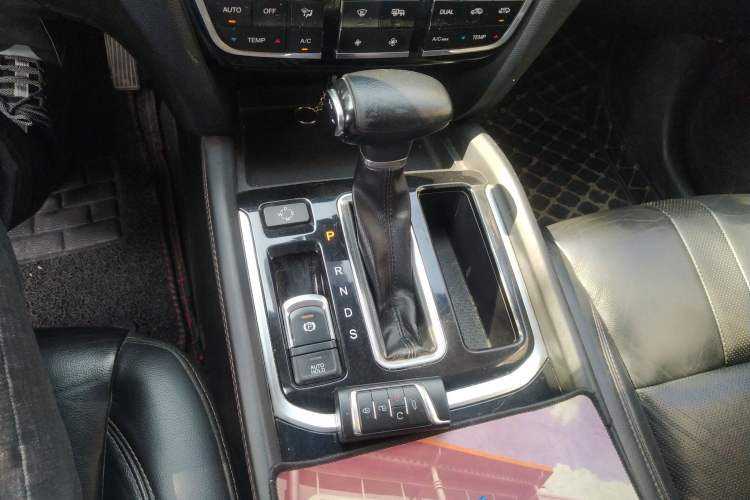 Used GAC Trumpchi GS7 2017 280T Two-Wheel Drive Luxury Model Gear Lever
