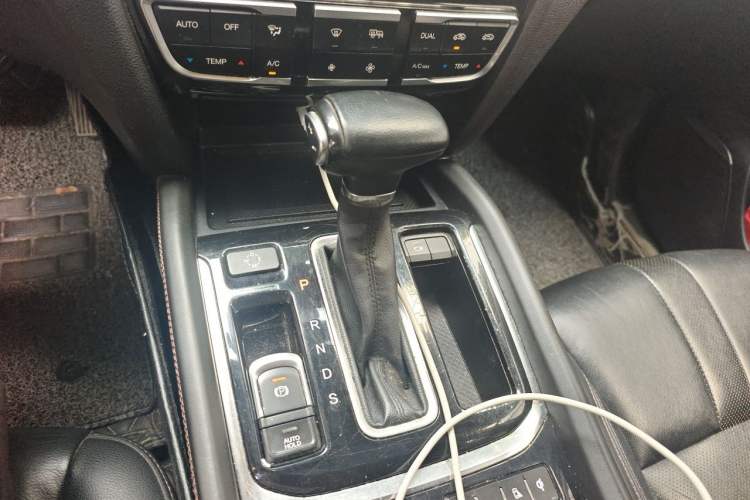 Used GAC Trumpchi GS7 2017 320T Two-Wheel-Drive Luxury Smart Connectivity Model Gear Lever