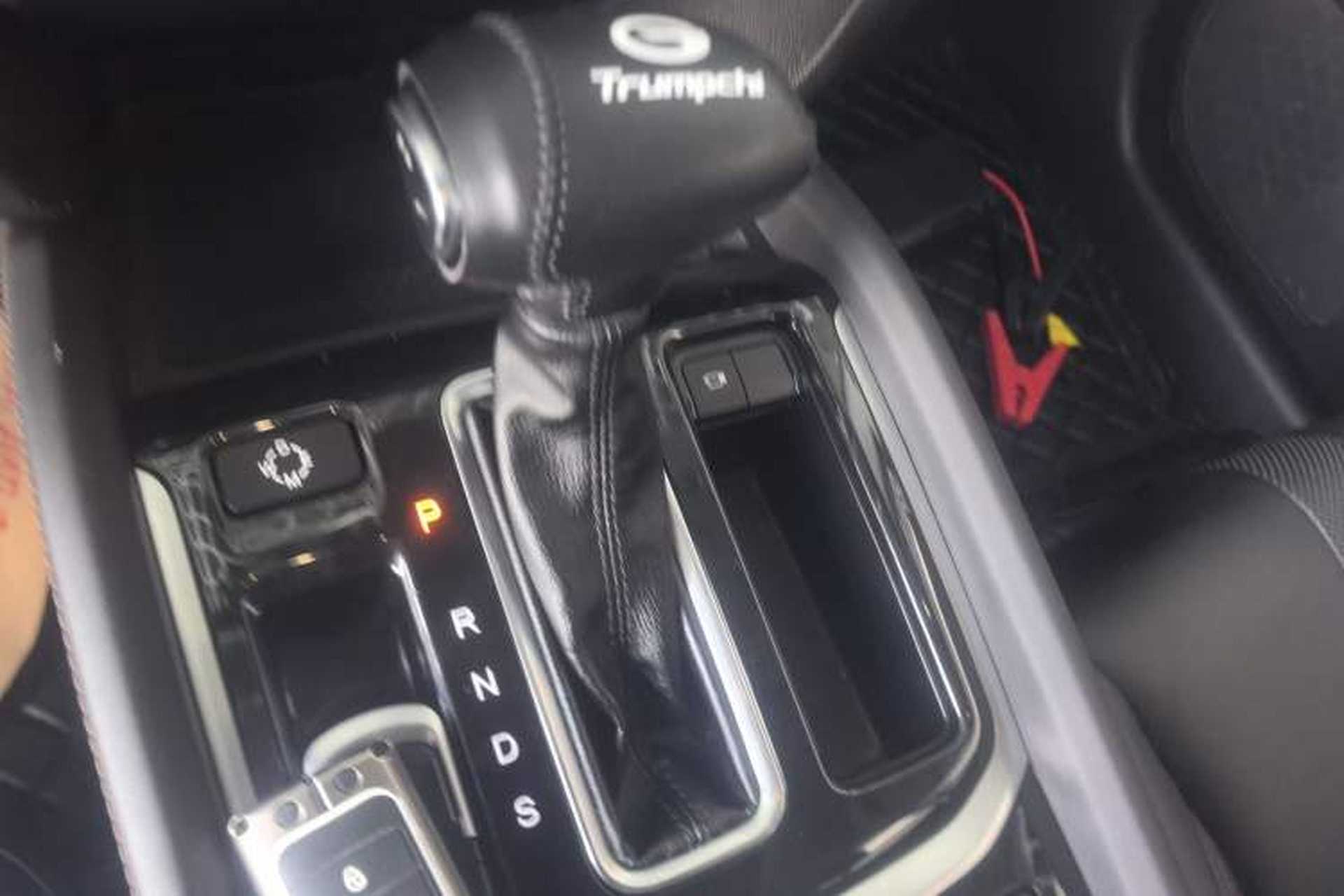 Used GAC Trumpchi GS7 2017 320T Two-Wheel-Drive Luxury Smart Connectivity Model Gear Lever