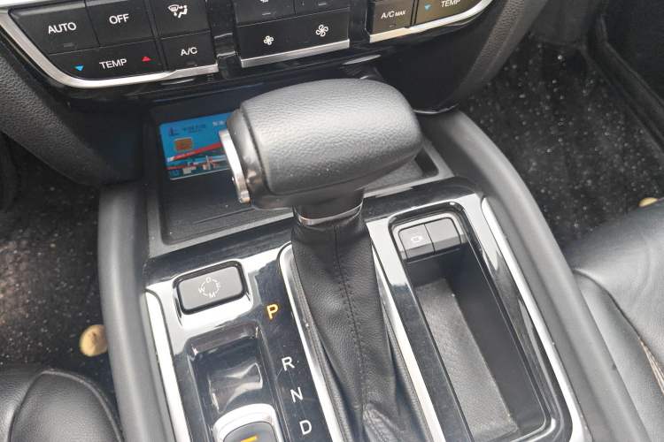 Used GAC Trumpchi GS7 2017 320T Two-Wheel-Drive Luxury Smart Connectivity Model Gear Lever