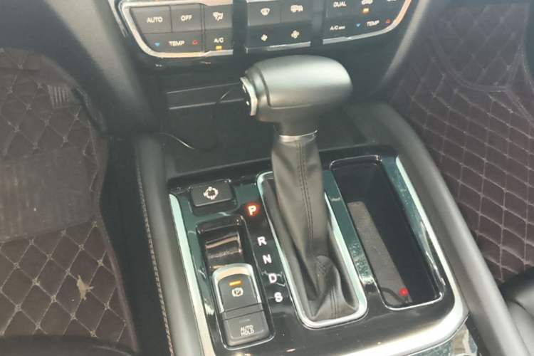 Used GAC Trumpchi GS7 2017 280T Two-Wheel Drive Luxury Model Gear Lever