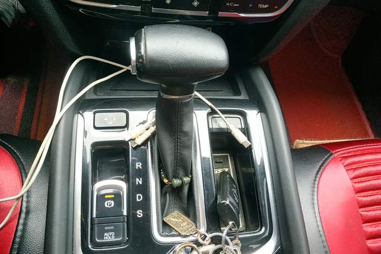 Used GAC Trumpchi GS7 2017 320T Two-Wheel-Drive Luxury Smart Connectivity Model Gear Lever