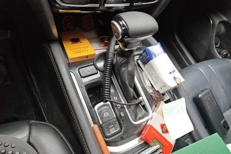 Used GAC Trumpchi GS7 2017 320T Two-Wheel-Drive Luxury Smart Connectivity Model Gear Lever