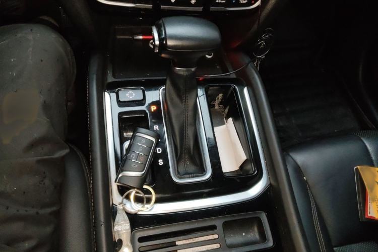 Used GAC Trumpchi GS7 2017 280T Two-Wheel Drive Luxury Model Gear Lever