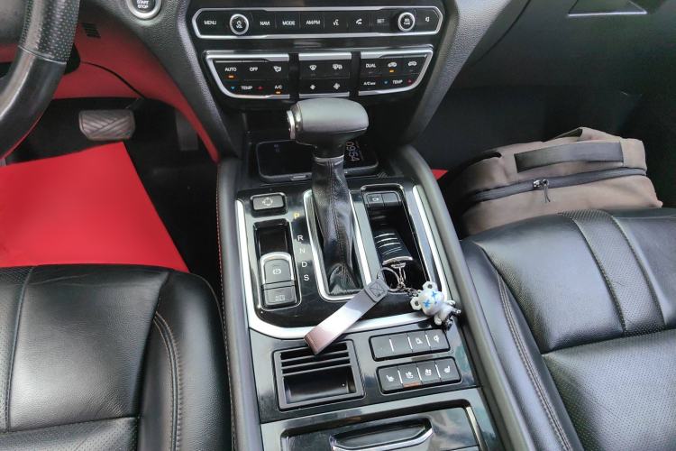 Used GAC Trumpchi GS7 2017 320T Two-Wheel-Drive Luxury Smart Connectivity Model Gear Lever