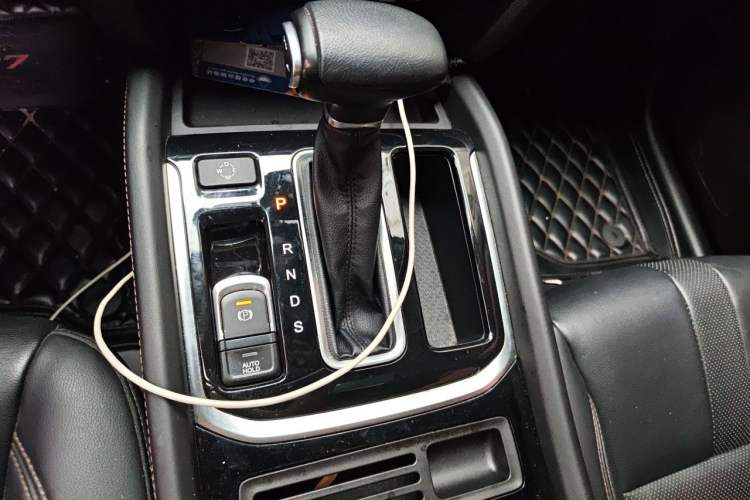Used GAC Trumpchi GS7 2017 280T Two-Wheel Drive Luxury Model Gear Lever