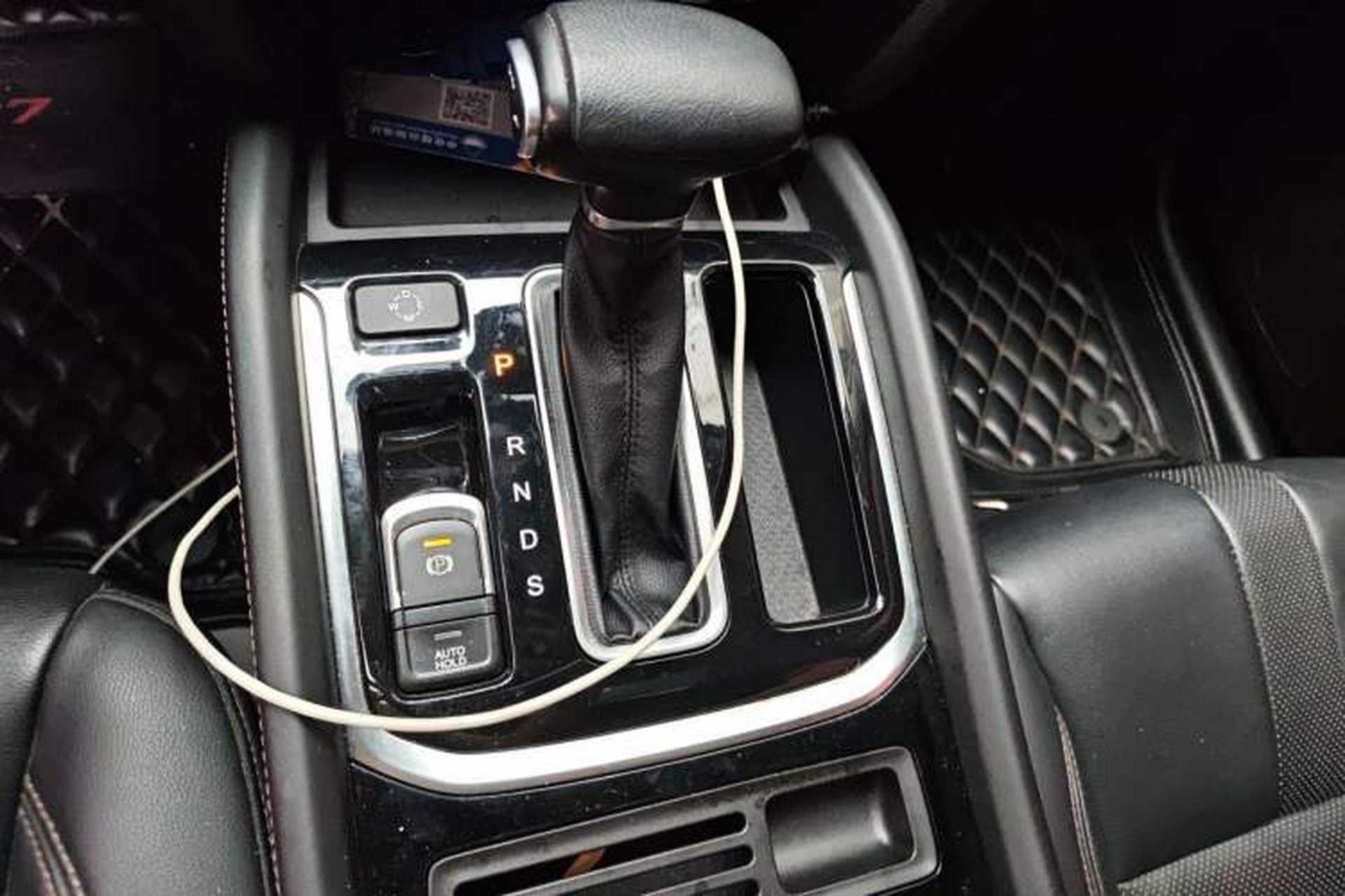 Used GAC Trumpchi GS7 2017 280T Two-Wheel Drive Luxury Model Gear Lever