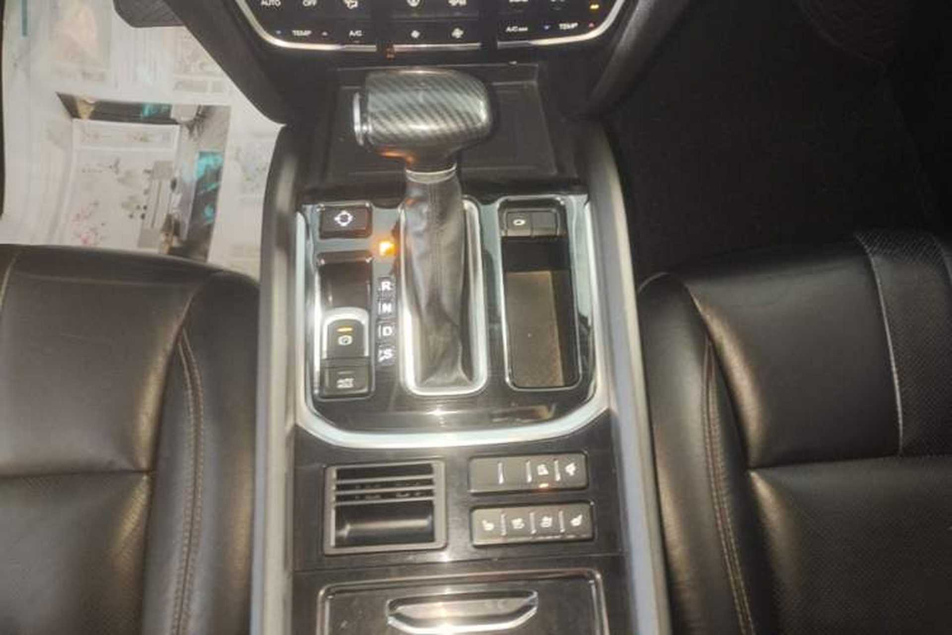 Used GAC Trumpchi GS7 2017 320T Two-Wheel-Drive Luxury Smart Connectivity Model Gear Lever