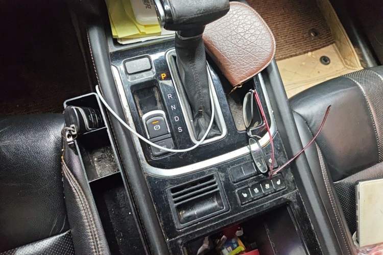 Used GAC Trumpchi GS7 2017 320T Two-Wheel-Drive Luxury Smart Connectivity Model Gear Lever