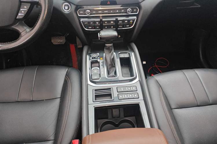 Used GAC Trumpchi GS7 2017 320T Two-Wheel-Drive Luxury Smart Connectivity Model Gear Lever