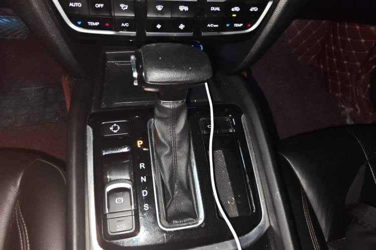 Used GAC Trumpchi GS7 2017 320T Two-Wheel-Drive Luxury Smart Connectivity Model Gear Lever