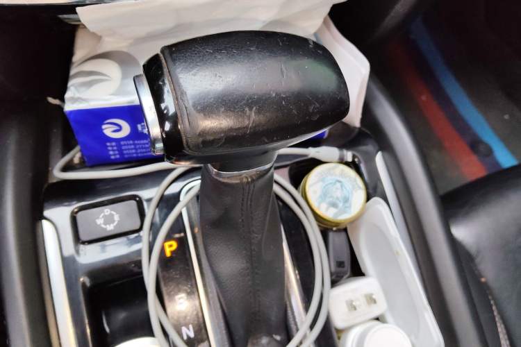 Used GAC Trumpchi GS7 2017 280T Two-Wheel Drive Luxury Model Gear Lever