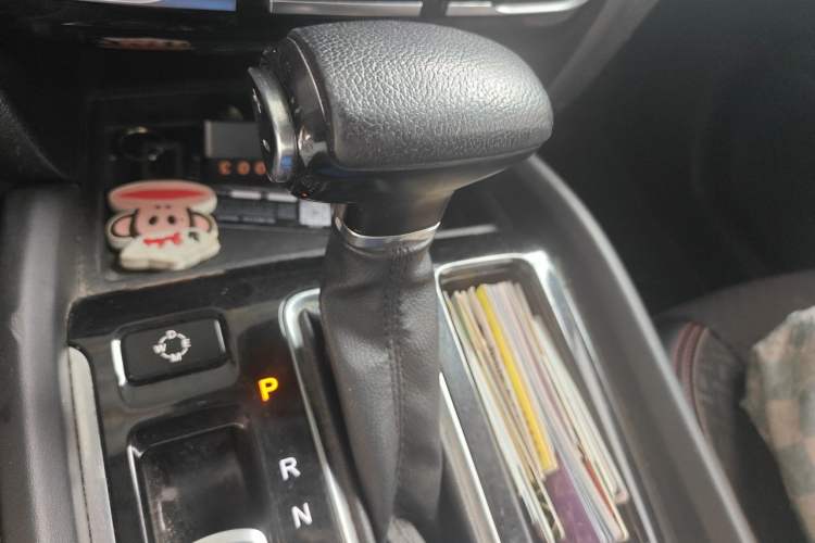 Used GAC Trumpchi GS7 2017 280T Two-Wheel Drive Luxury Model Gear Lever