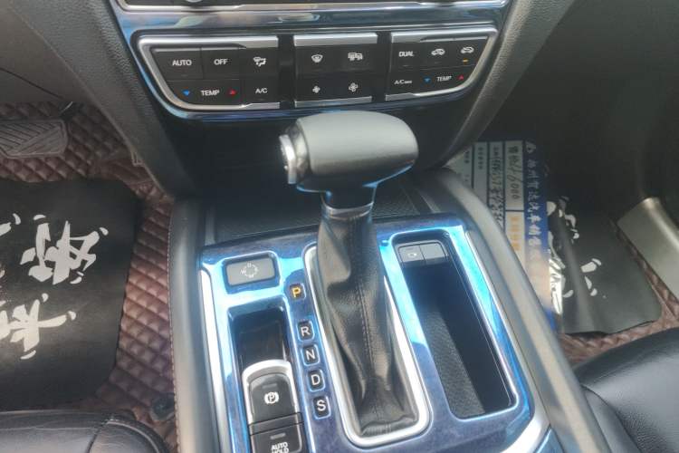 Used GAC Trumpchi GS7 2017 320T Two-Wheel-Drive Luxury Smart Connectivity Model Gear Lever