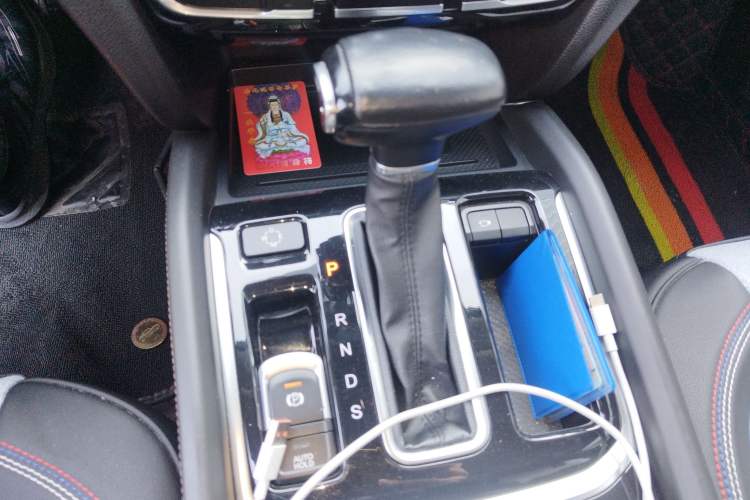 Used GAC Trumpchi GS7 2017 320T Two-Wheel-Drive Luxury Smart Connectivity Model Gear Lever