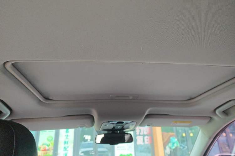 Used GAC Trumpchi GS7 2017 320T Two-Wheel-Drive Luxury Model Headliner
