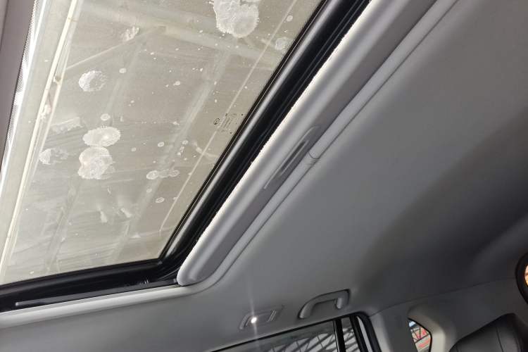 Used GAC Trumpchi GS7 2017 320T Two-Wheel-Drive Luxury Model Headliner
