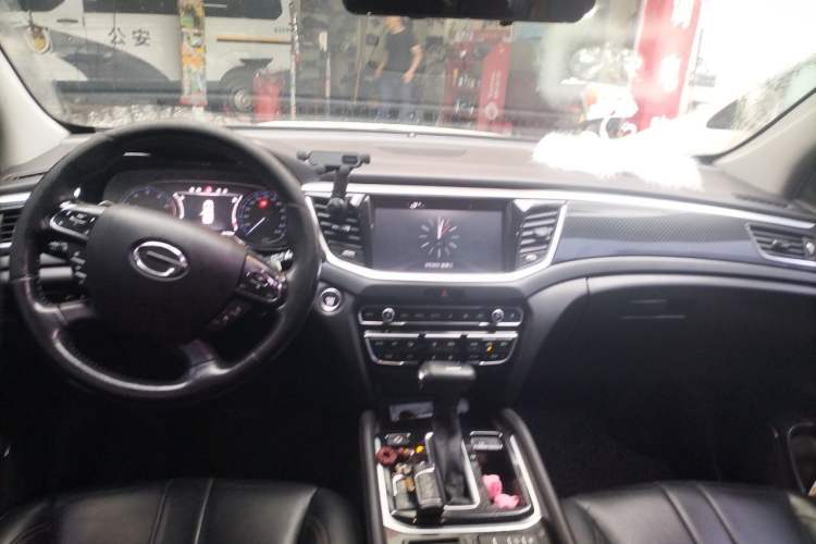 Used GAC Trumpchi GS7 2017 320T Four-Wheel Drive Luxury Smart Connectivity Model Headliner