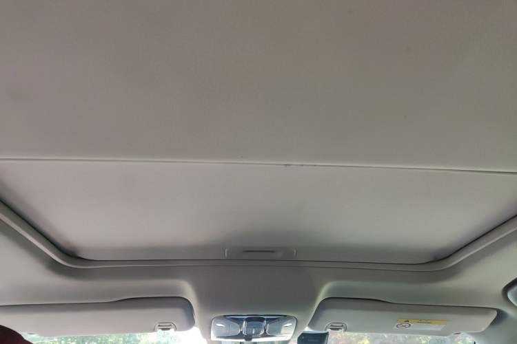 Used GAC Trumpchi GS7 2017 280T Two-Wheel Drive Luxury Model Headliner